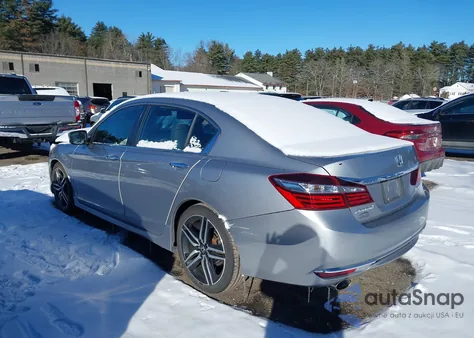 2017 Honda Accord Sport z USA, uszkodzony, nr VIN 1HGCR2F56HA231980